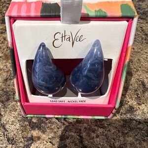 Ettavee earrings